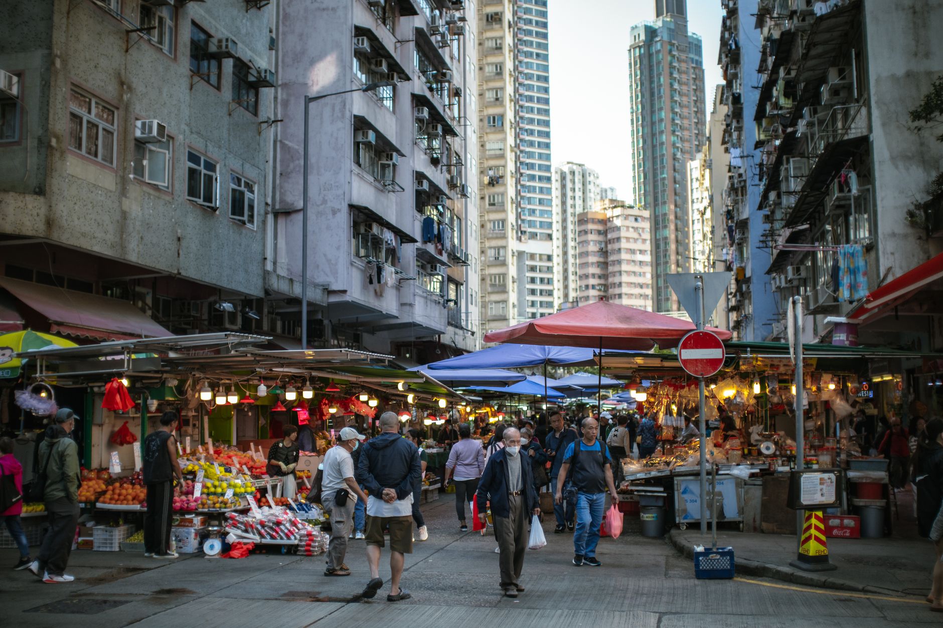 香港基本通脹率升至2.1%：燃料及交通費急升，對你生活開支與投資有何影響？